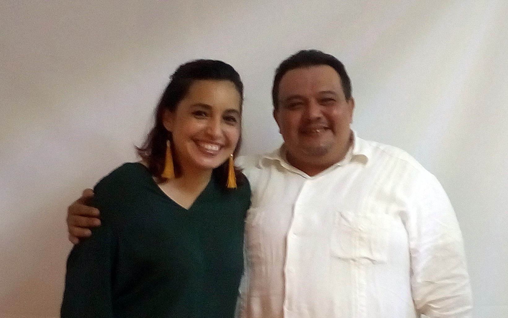 Blanca E. Duval Atilano con el poeta y escritor Milton Susilla Cervantes